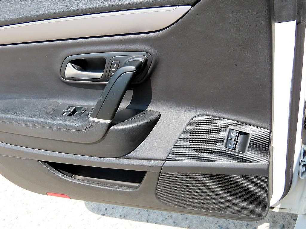 Volkswagen CC - Vista 11