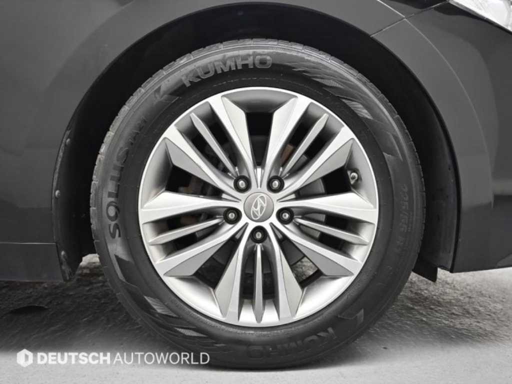 HYUNDAI Grandeur - Vista 5