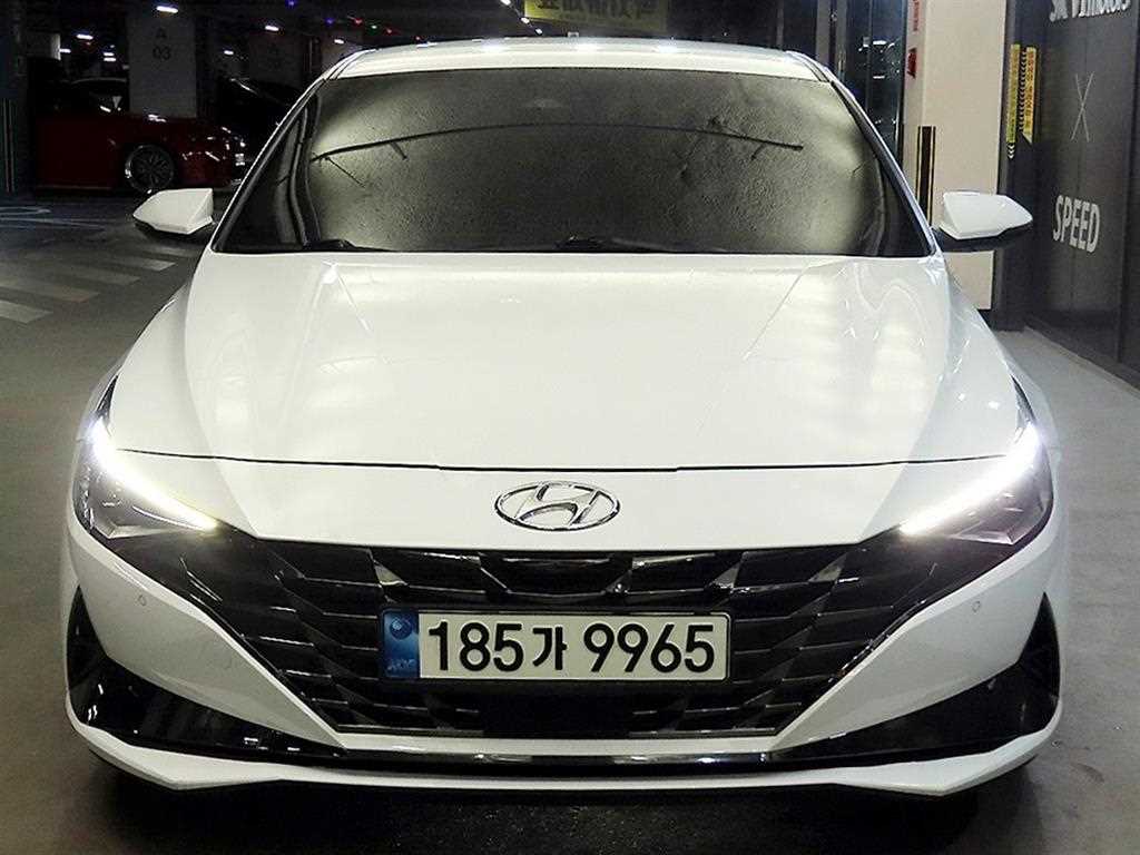 HYUNDAI Avante - Vista 2