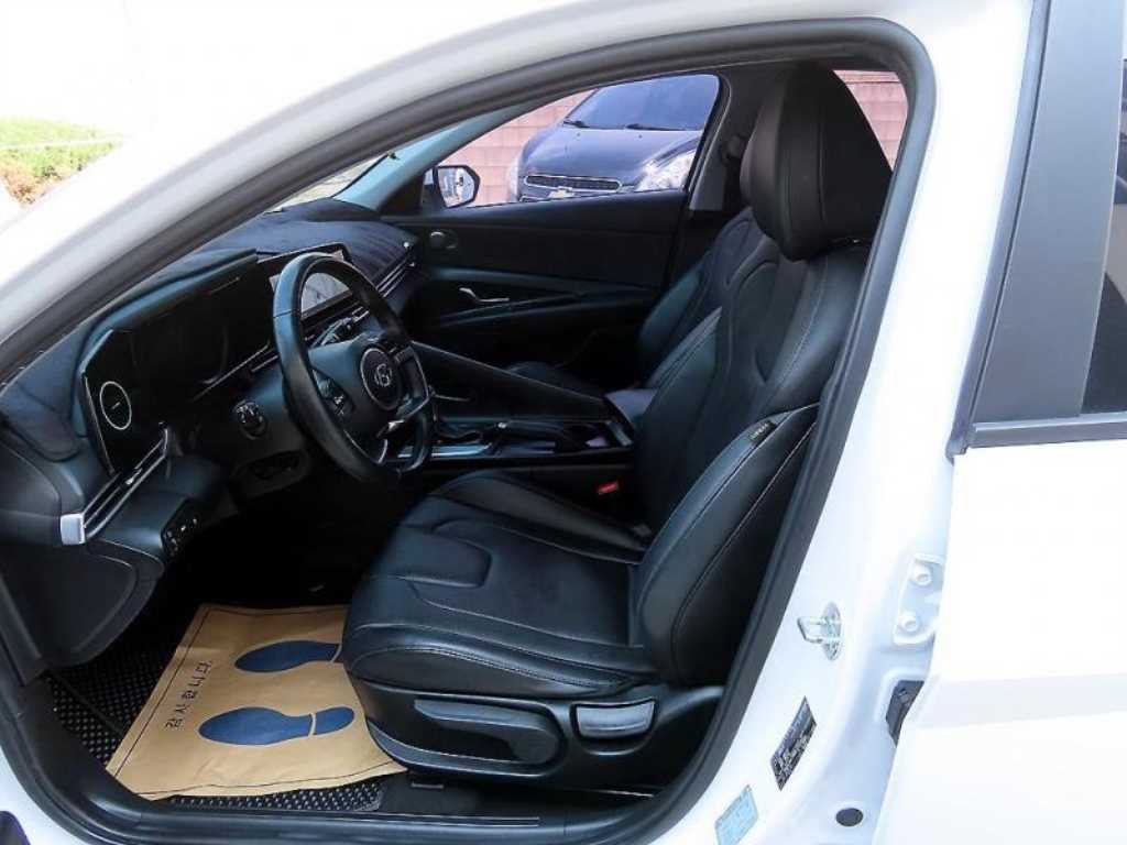 HYUNDAI Avante - Vista 5