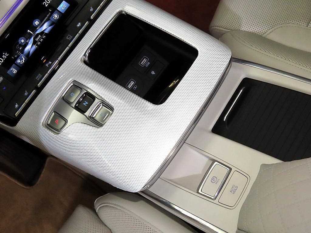 HYUNDAI Grandeur - Vista 12