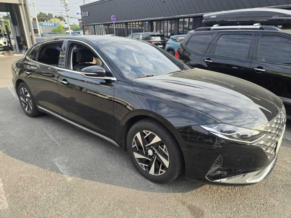 HYUNDAI Grandeur - Vista 2
