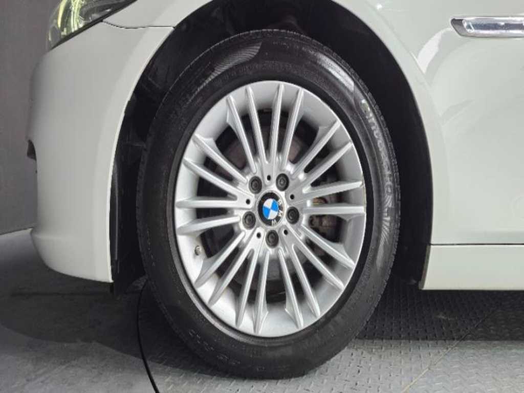 BMW 5 Series - Vista 5