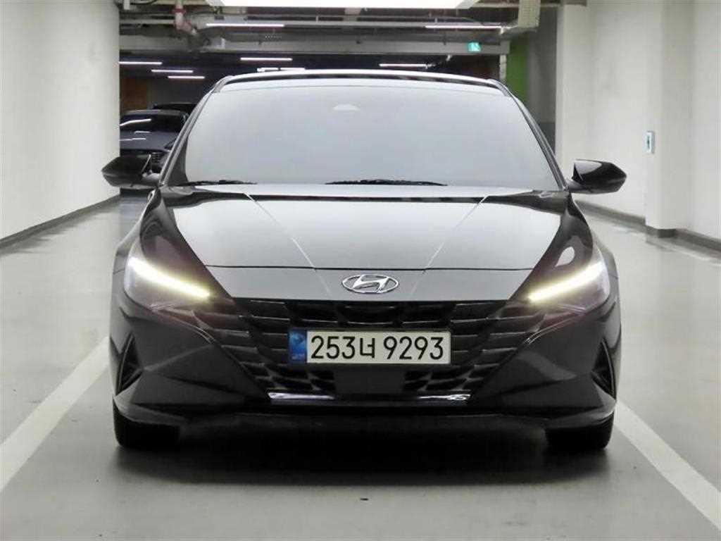 HYUNDAI Avante - Vista 2