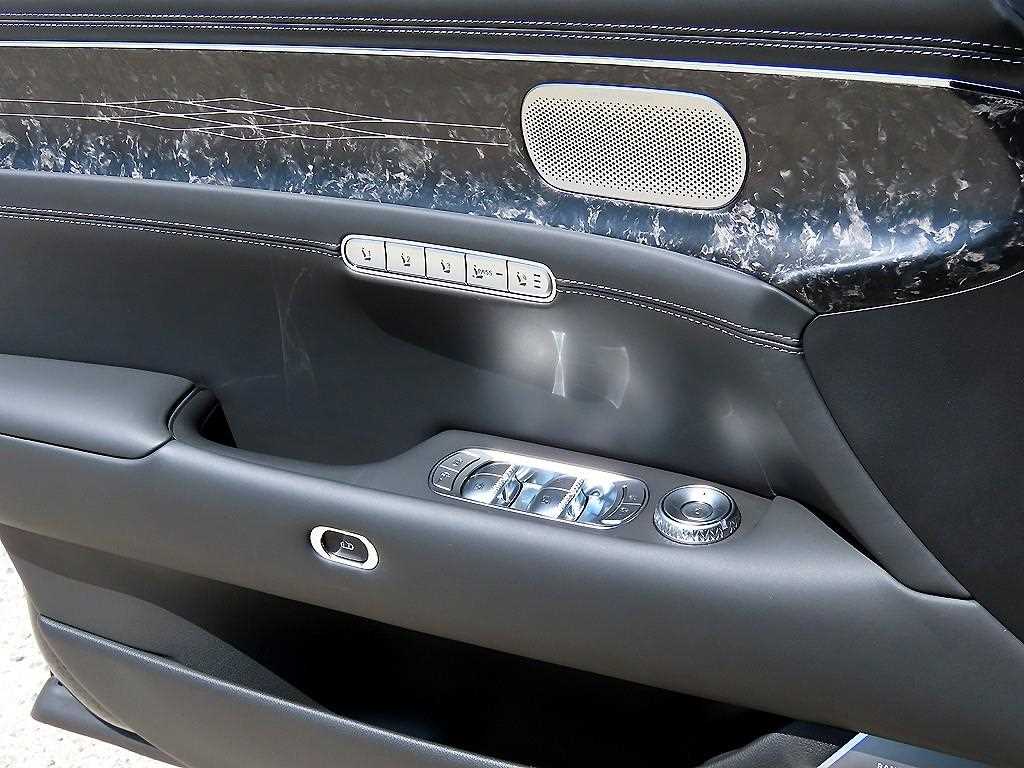 Genesis G90 - Vista 12