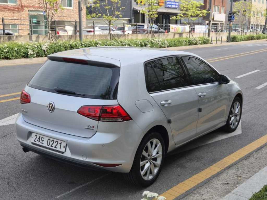 Volkswagen Golf - Vista 5