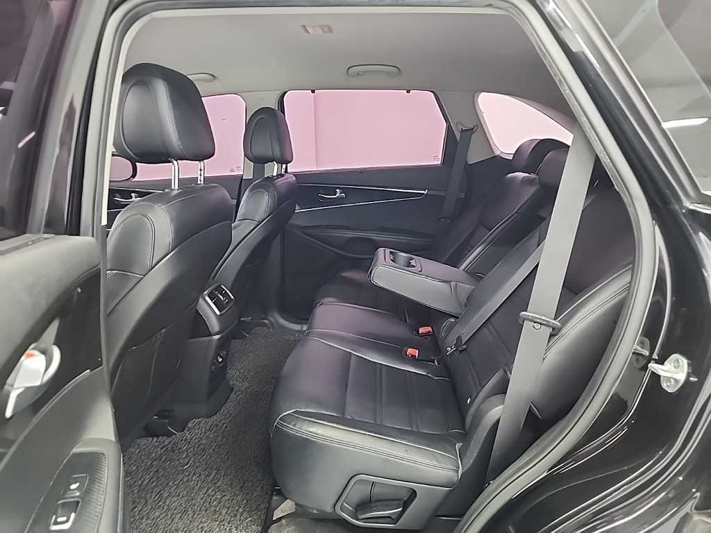 KIA Sorento - Vista 12
