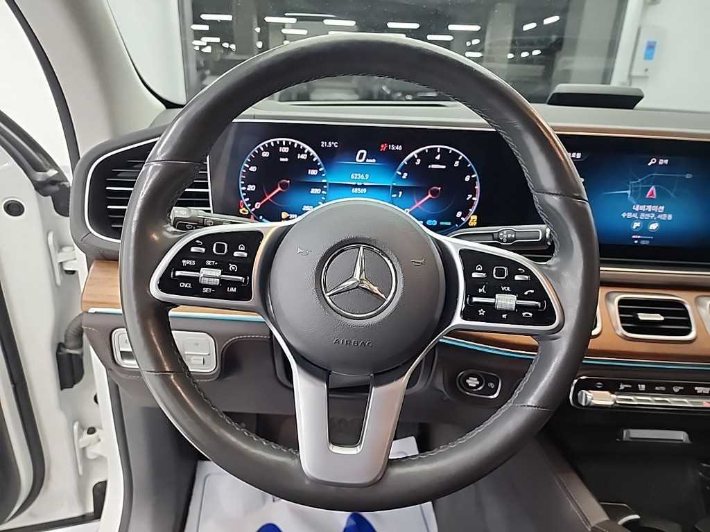 Mercedes Benz GLE Class - Vista 9