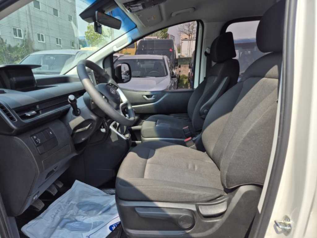 HYUNDAI Staria - Vista 10