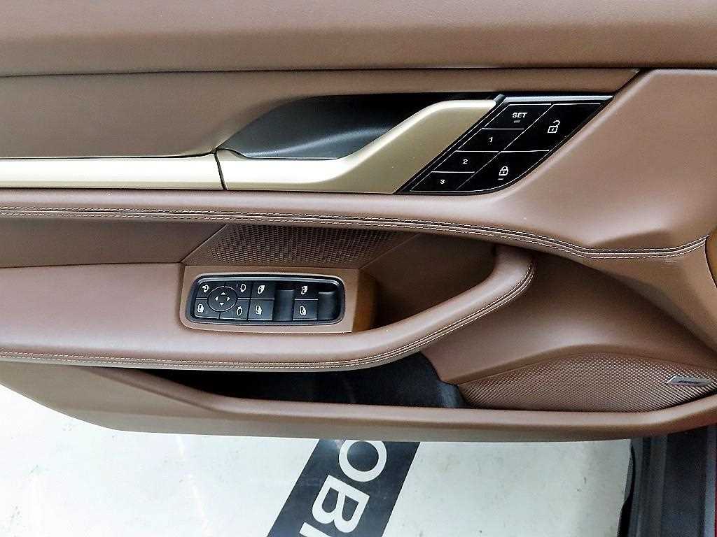 Porsche Taycan - Vista 11