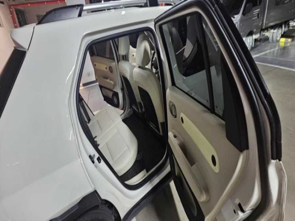 HYUNDAI Casper - Vista 12