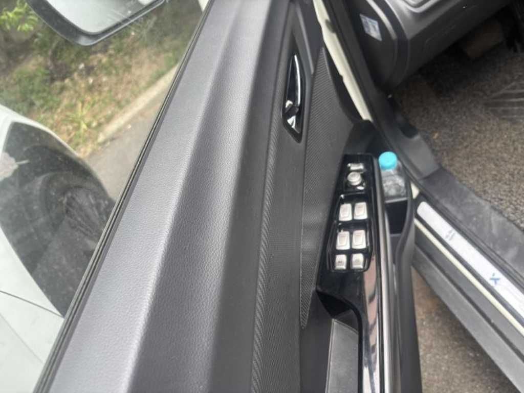Ssangyong Tivoli - Vista 4