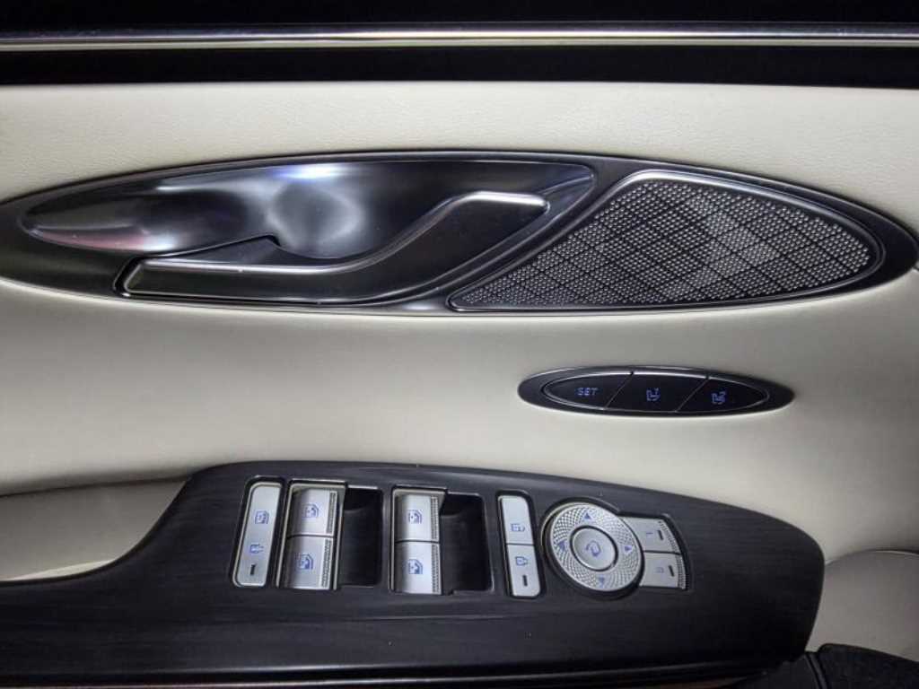 Genesis GV70 - Vista 12