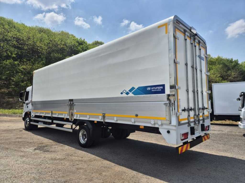 medium and large cargo truck - Vista 4