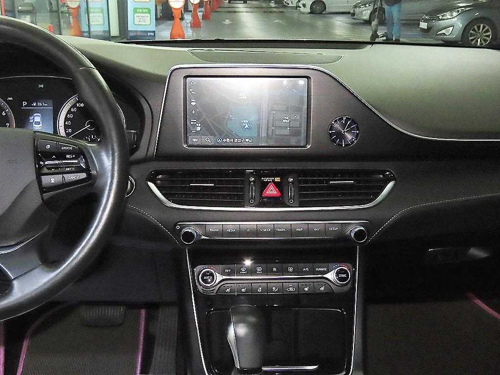 HYUNDAI Grandeur - Vista 11