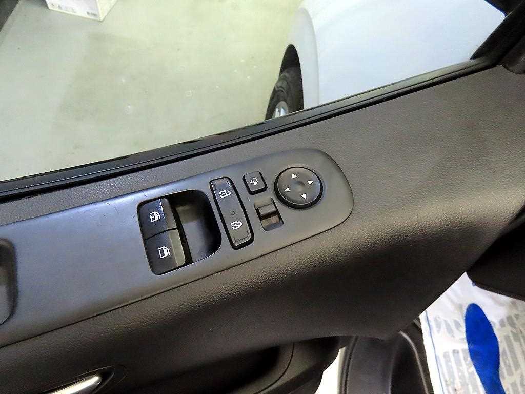 HYUNDAI Staria - Vista 12