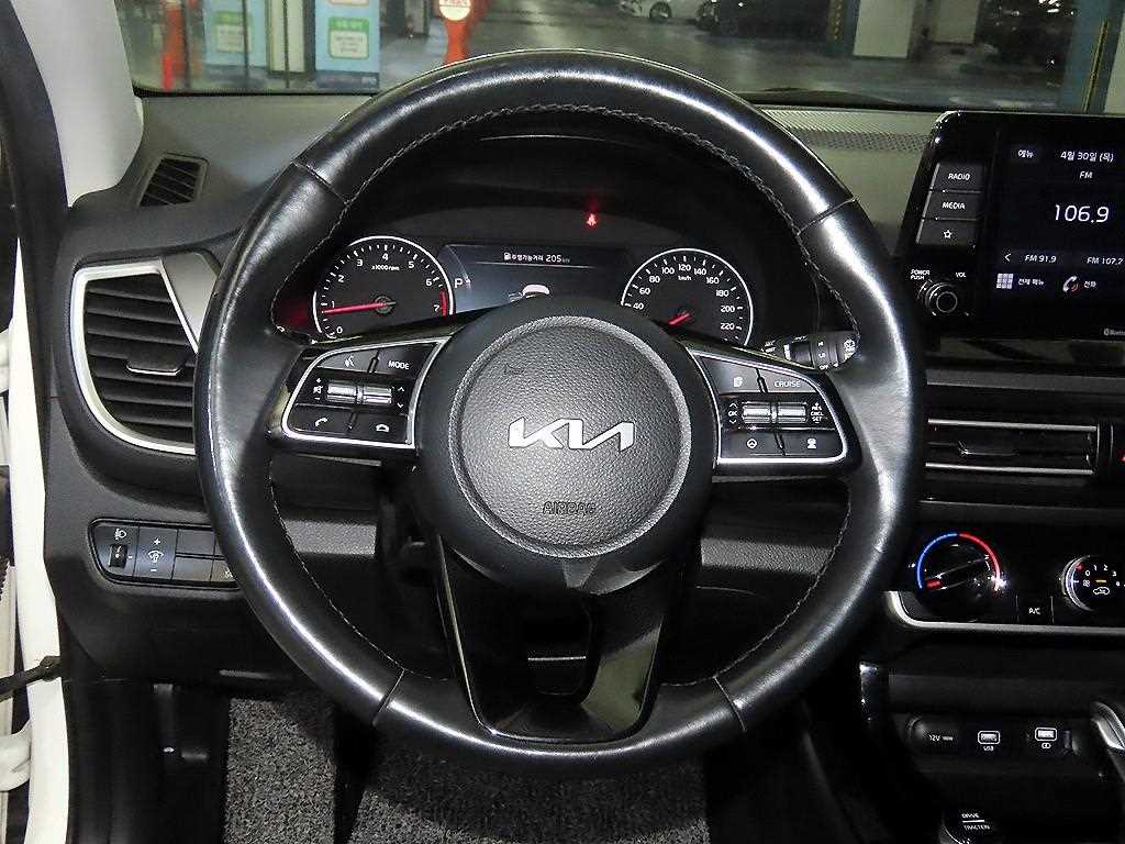 KIA Seltos - Vista 8