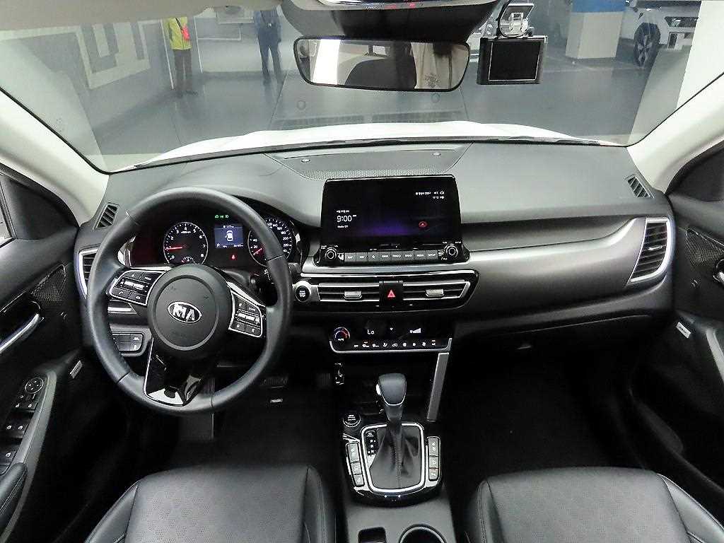 KIA Seltos - Vista 8