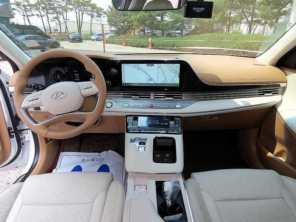 HYUNDAI Grandeur - Vista 7