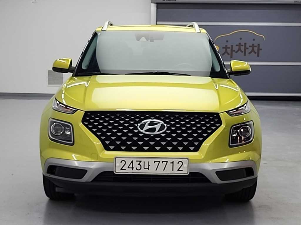 HYUNDAI Venue - Vista 2