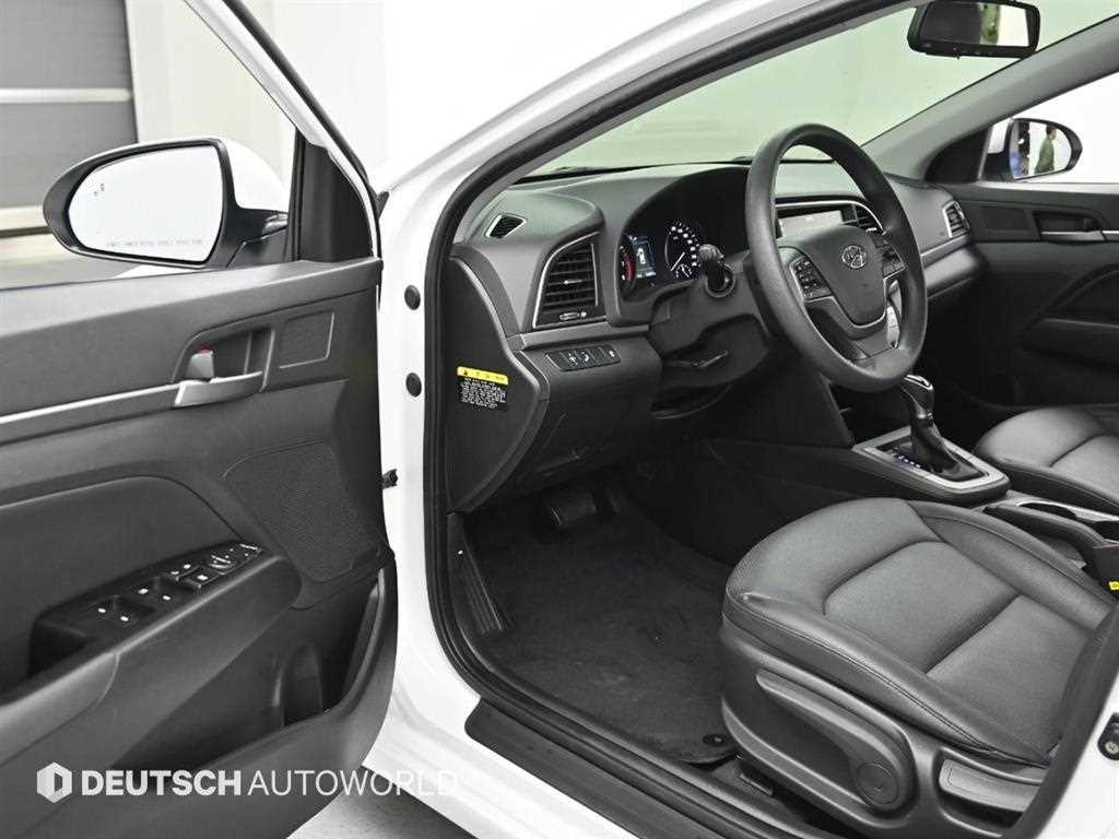 HYUNDAI Avante - Vista 11