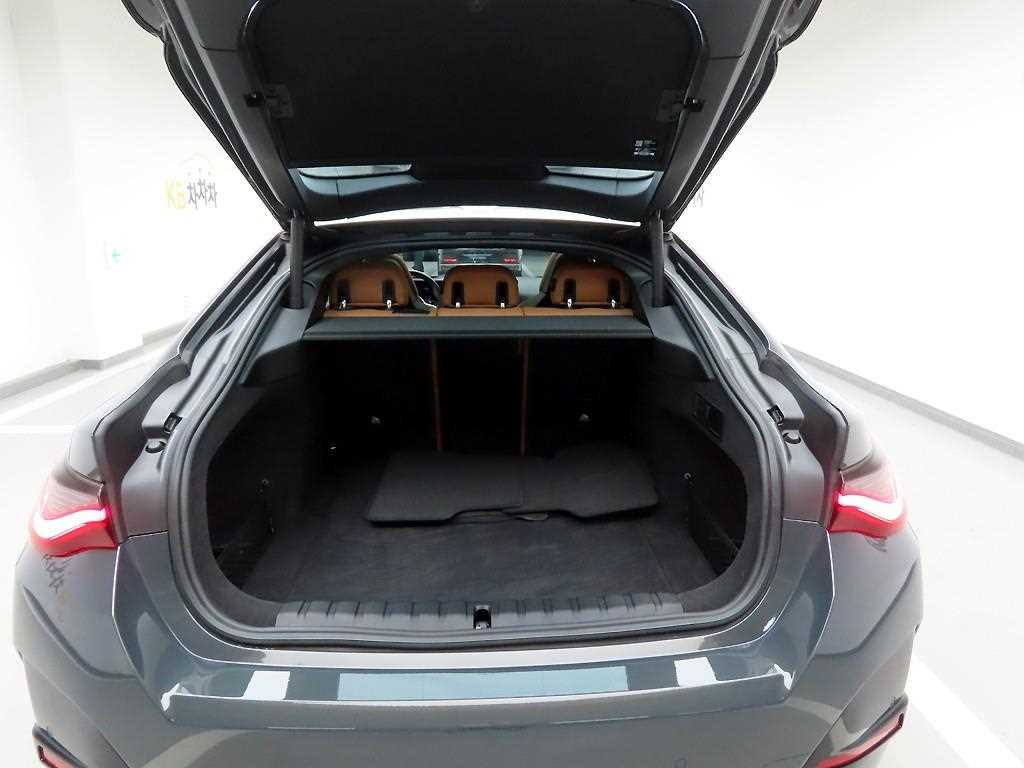 BMW i4 - Vista 5