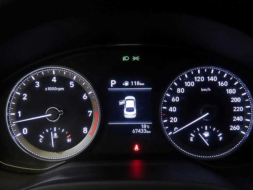 HYUNDAI Grandeur - Vista 9