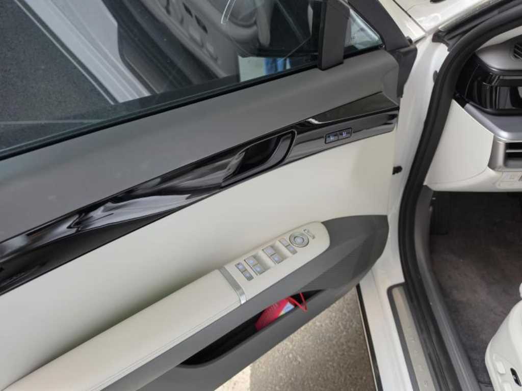 HYUNDAI Grandeur - Vista 6