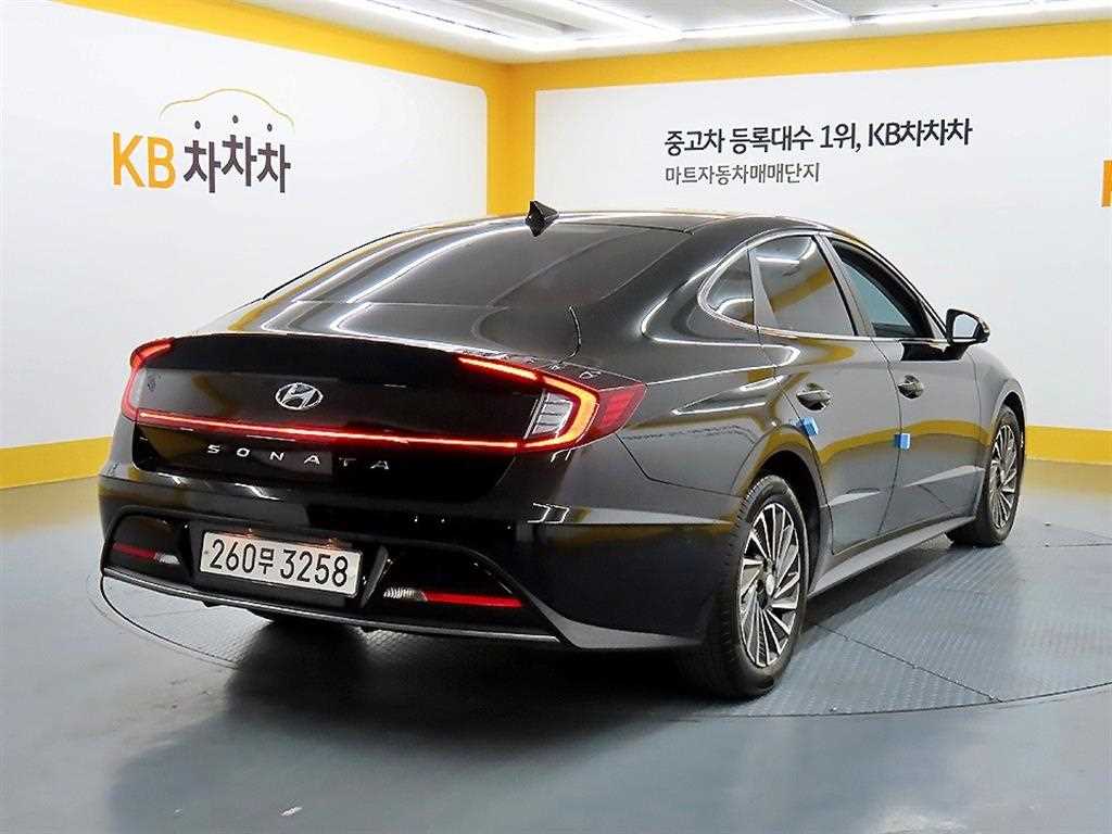 HYUNDAI Sonata - Vista 4