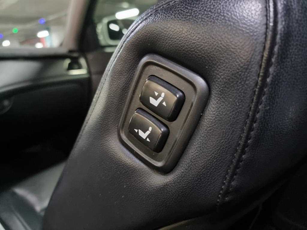 HYUNDAI Genesis - Vista 6