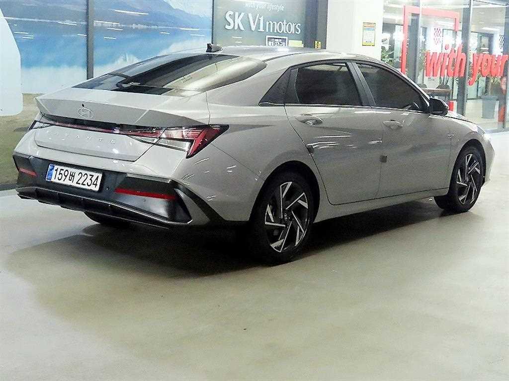 HYUNDAI Avante - Vista 4