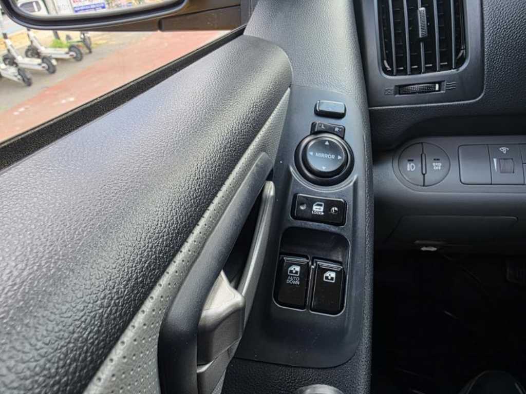 HYUNDAI Starex 2015 Amarillo - Importación desde Corea - HF Imports Iquique - Foto 16