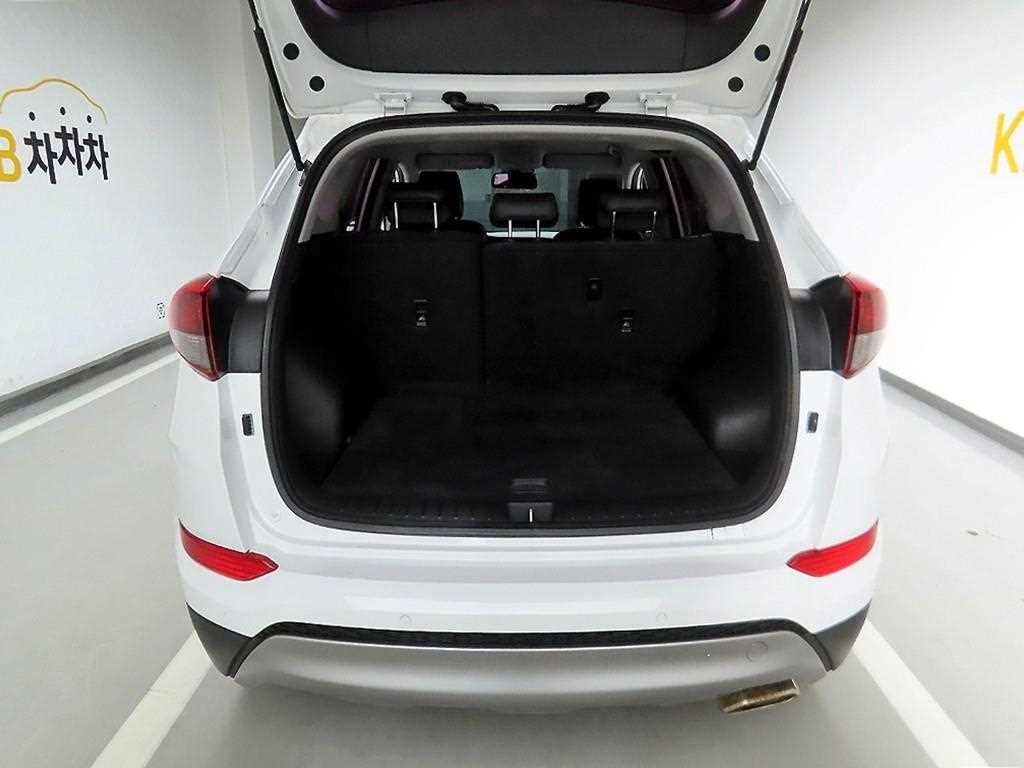 HYUNDAI Tucson - Vista 5