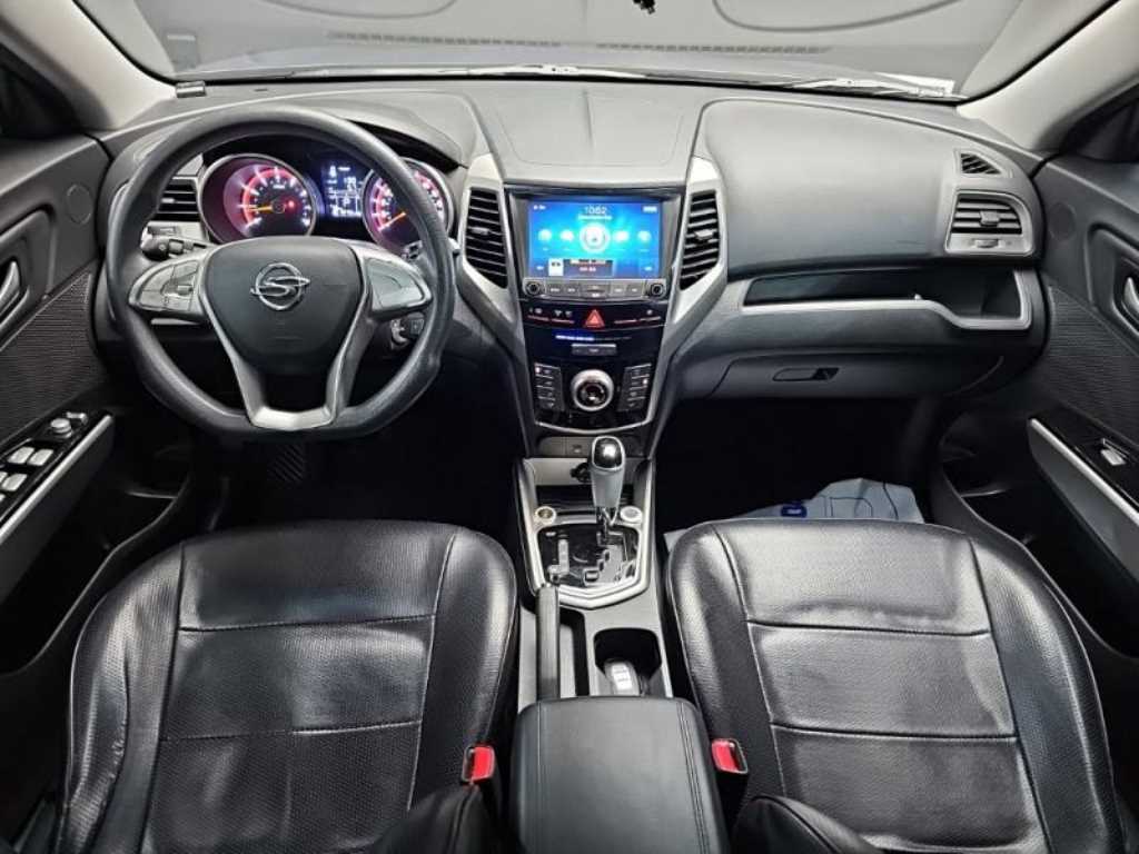 Ssangyong Tivoli - Vista 5