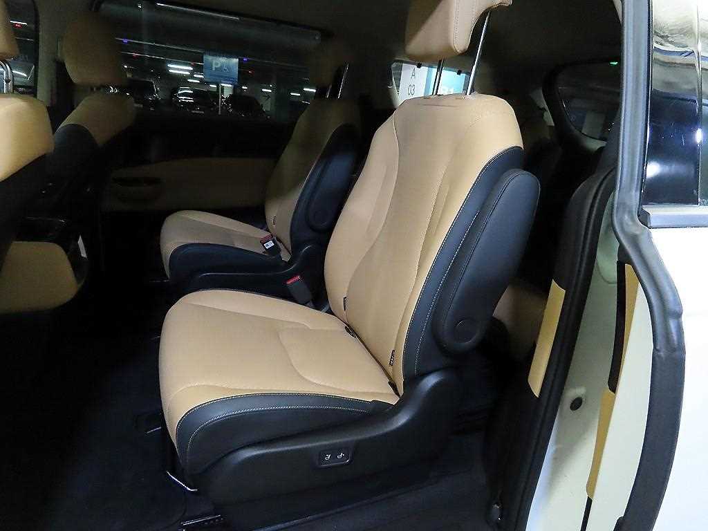 KIA Carnival - Vista 7