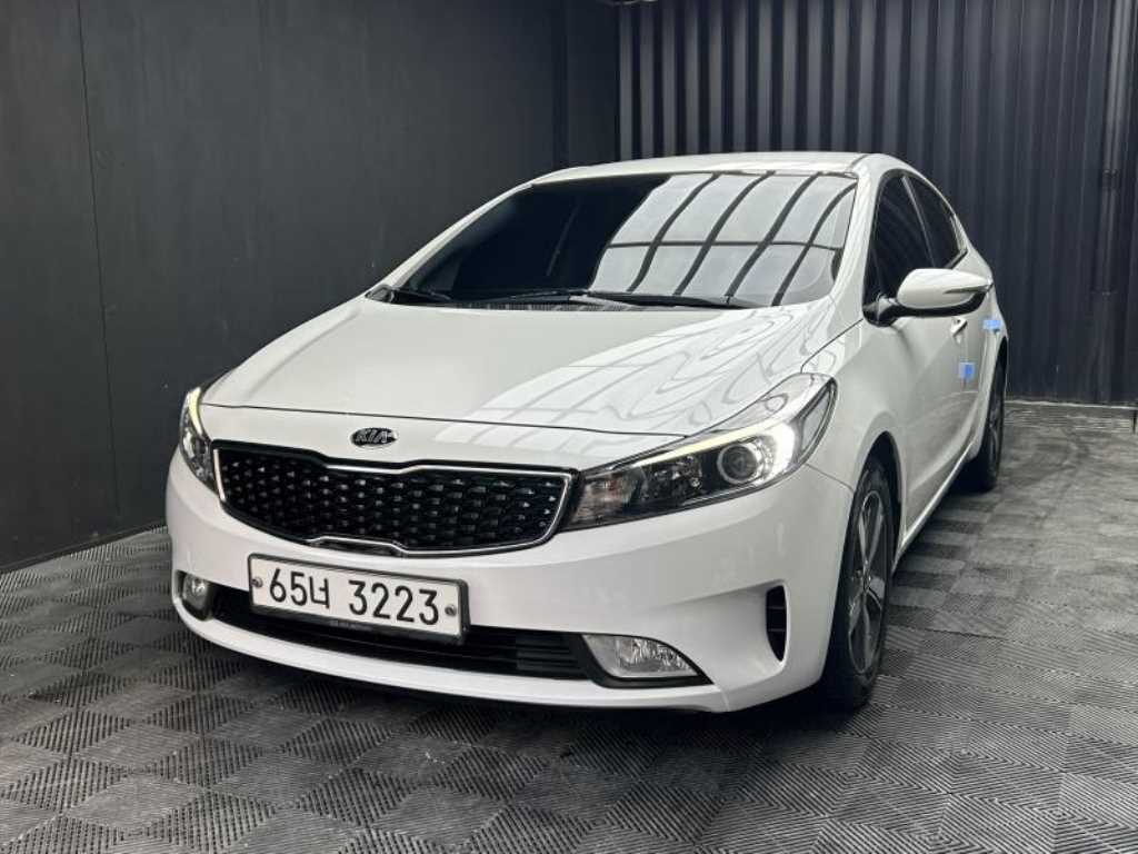 KIA K3 - Vista 4