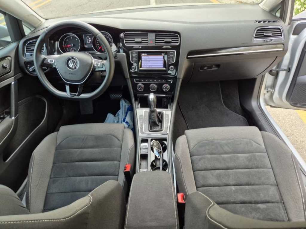 Volkswagen Golf - Vista 10
