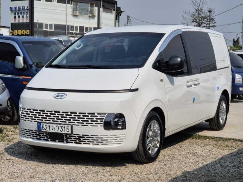HYUNDAI Staria - Vista 2