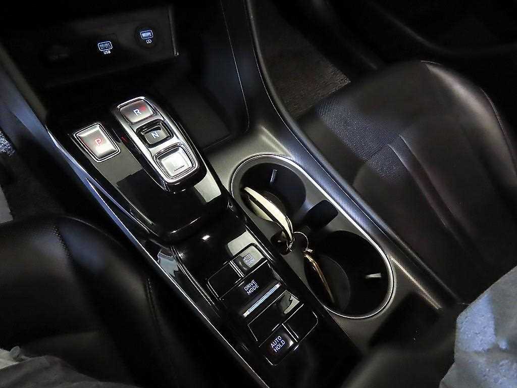 HYUNDAI Sonata - Vista 12