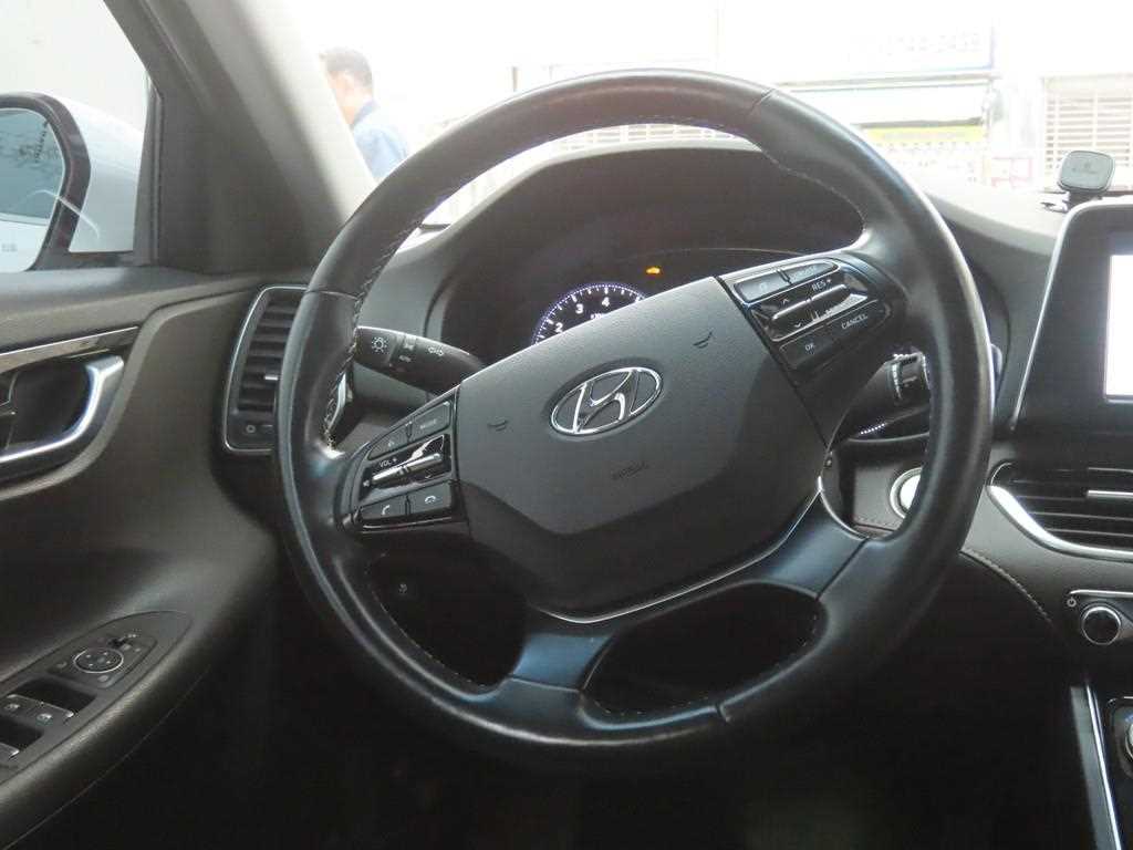 HYUNDAI Grandeur 2019 Blanco - Importación desde Corea - HF Imports Iquique - Foto 18