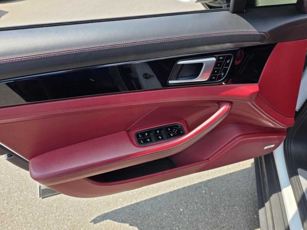 Porsche Panamera - Vista 4