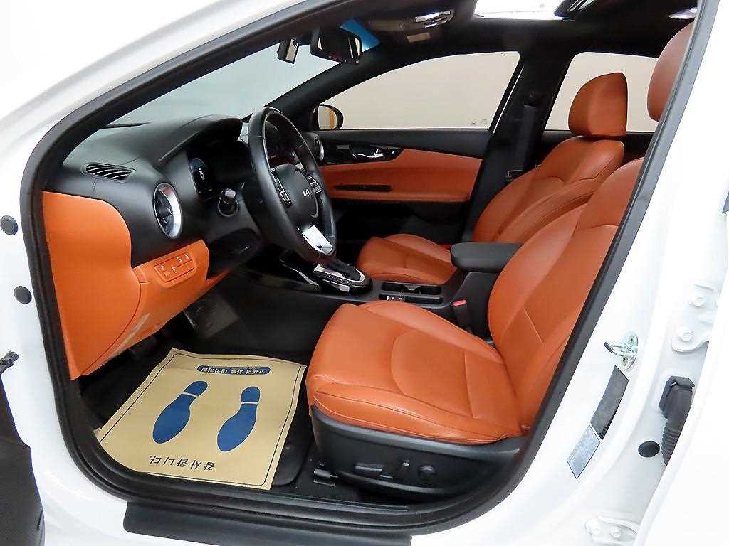 KIA K3 - Vista 5