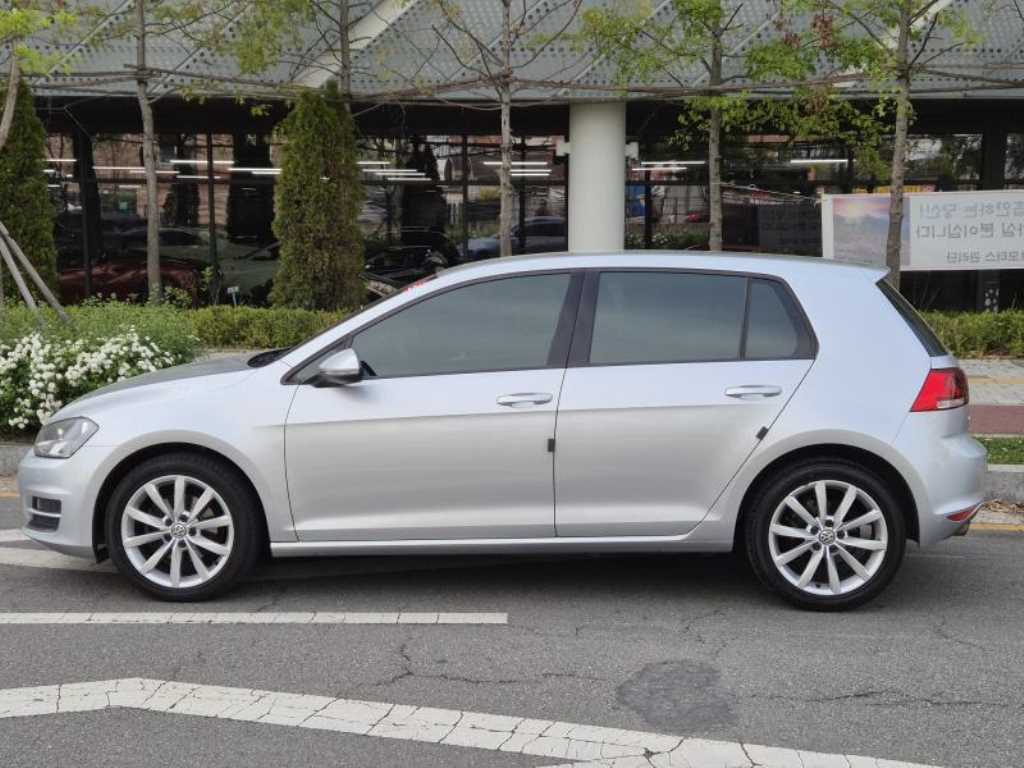 Volkswagen Golf 2013 Negro - Importación desde Corea - HF Imports Iquique - Foto 1