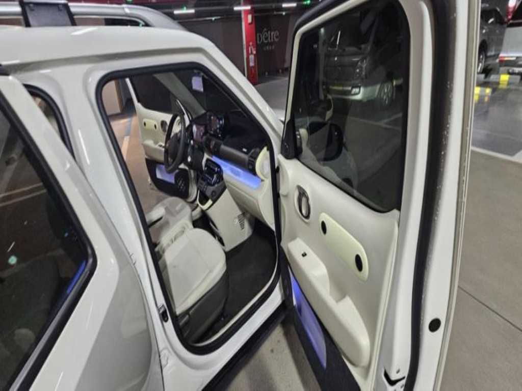 HYUNDAI Casper - Vista 10
