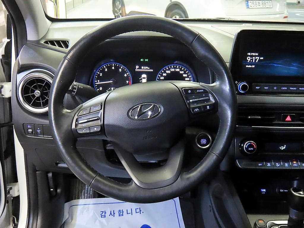 HYUNDAI Kona - Vista 8