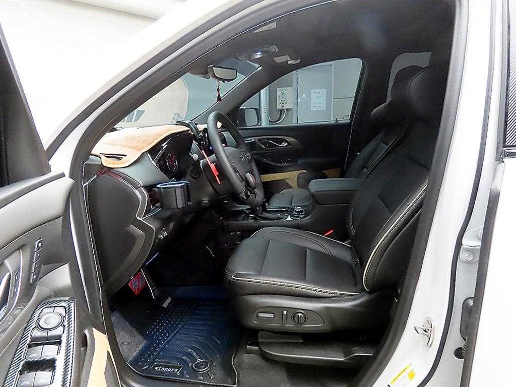 Chevrolet Travers - Vista 5