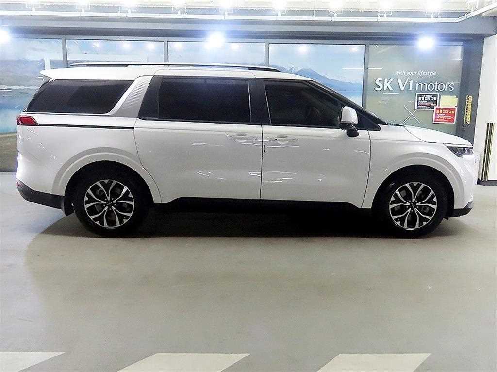 KIA Carnival - Vista 3
