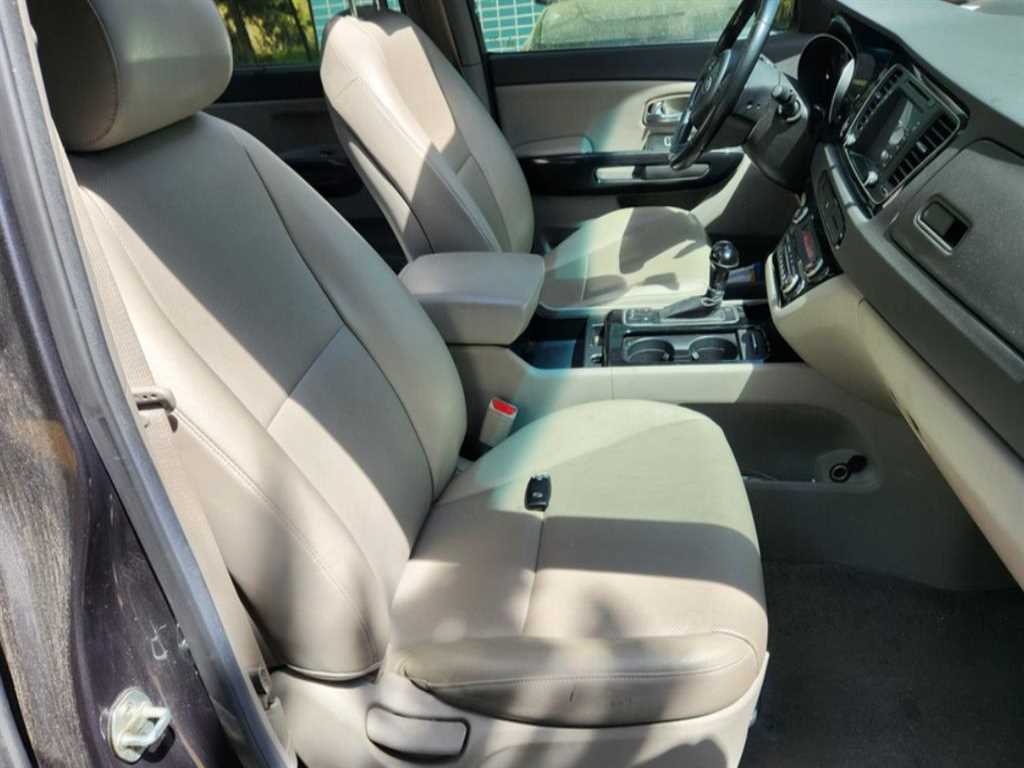 KIA Carnival - Vista 7