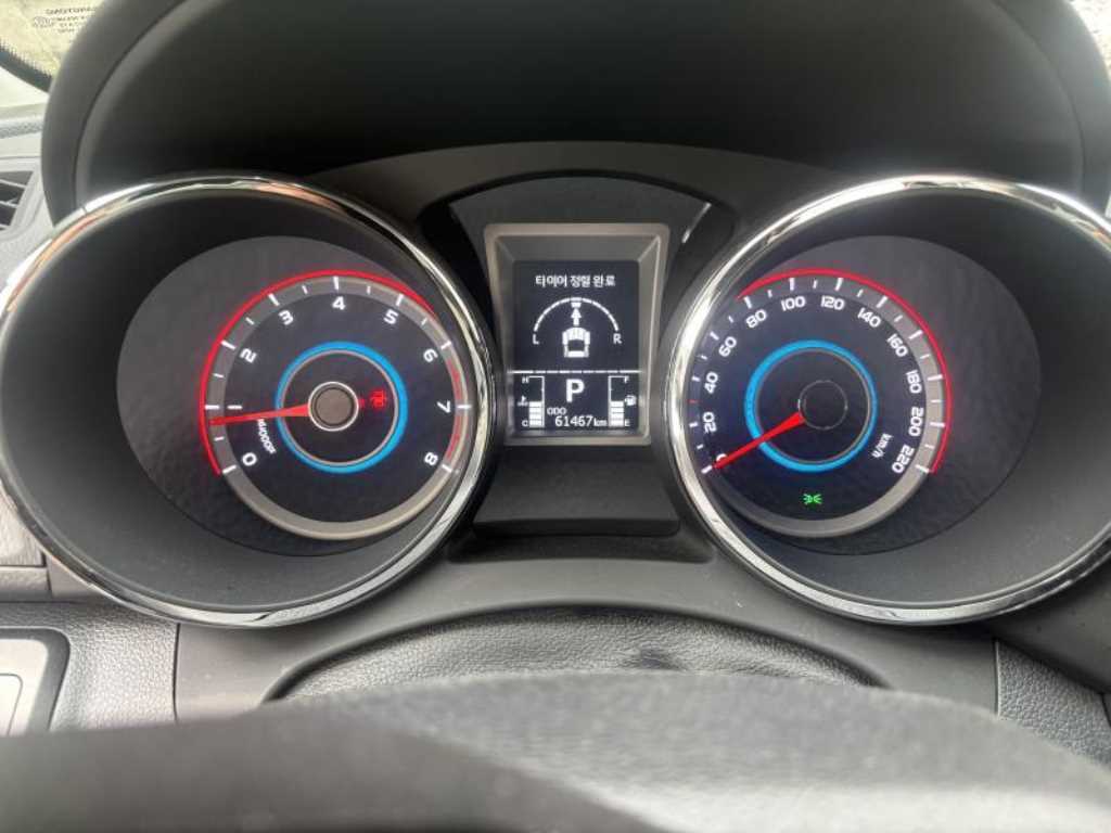 Ssangyong Tivoli - Vista 6