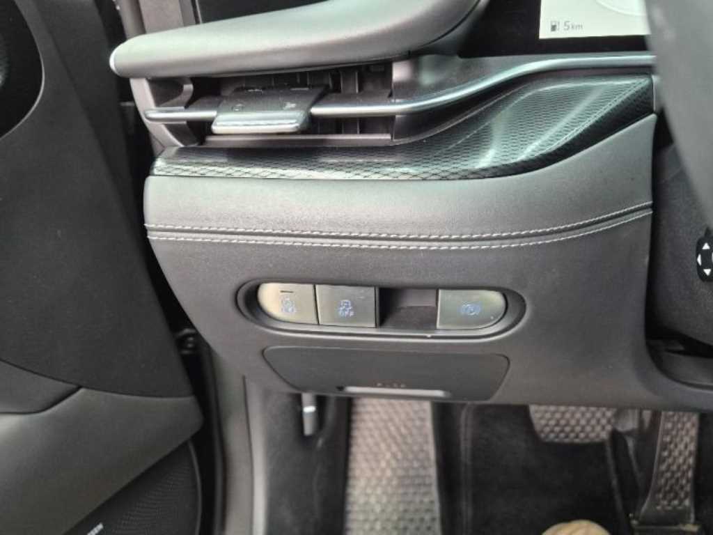 Genesis G90 - Vista 9